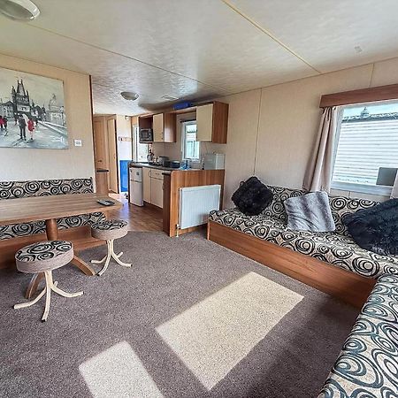 8 Berth Caravan With Decking At Sunnydale In Lincolnshire Ref 35087S Louth  Exterior photo