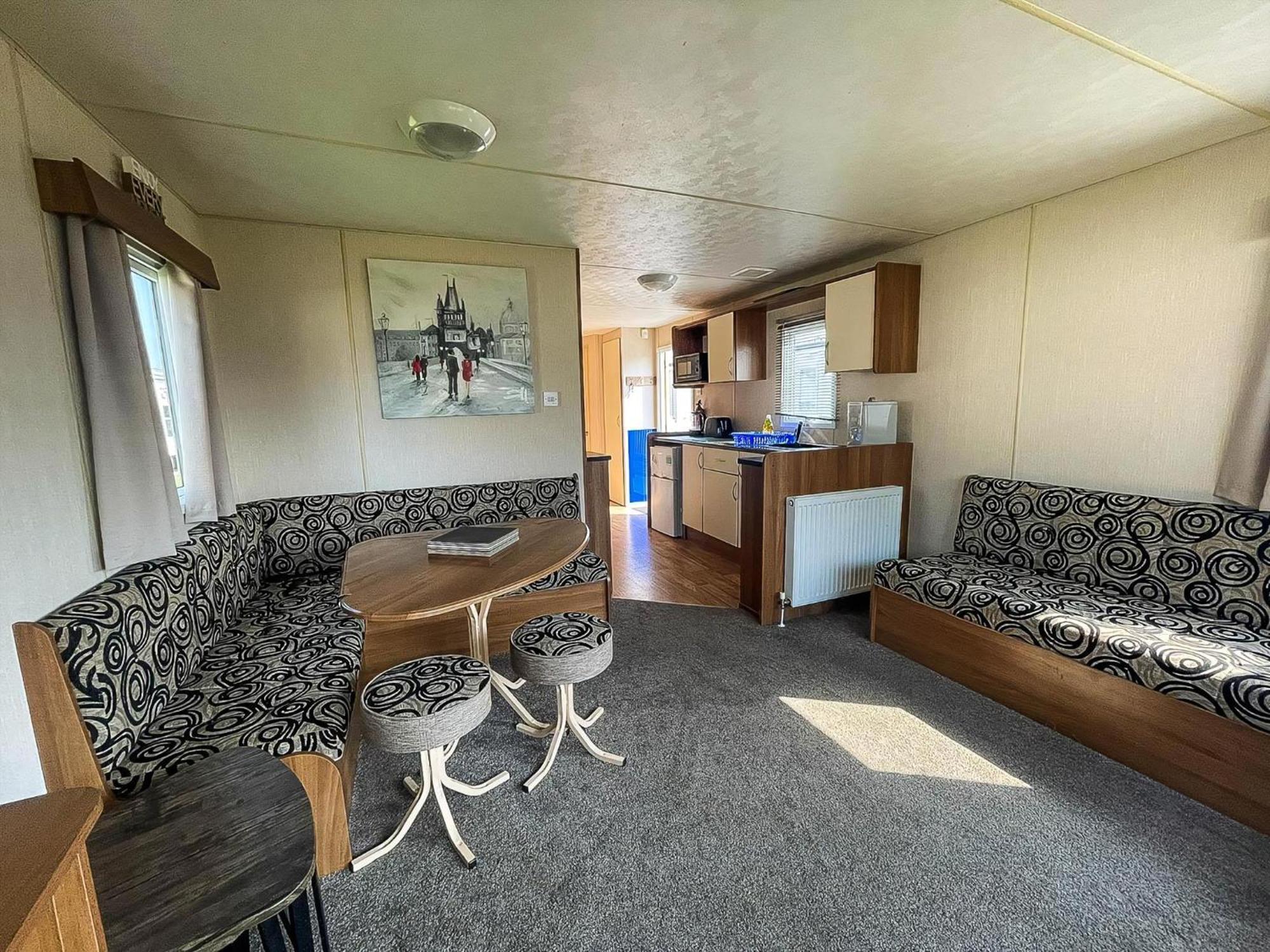 8 Berth Caravan With Decking At Sunnydale In Lincolnshire Ref 35087S Louth  Exterior photo